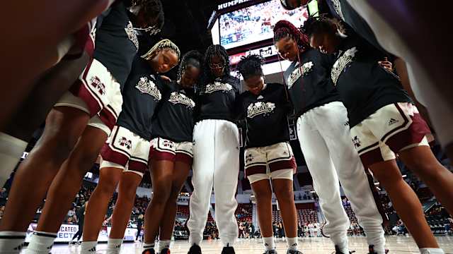 Women's Basketball Huddle
